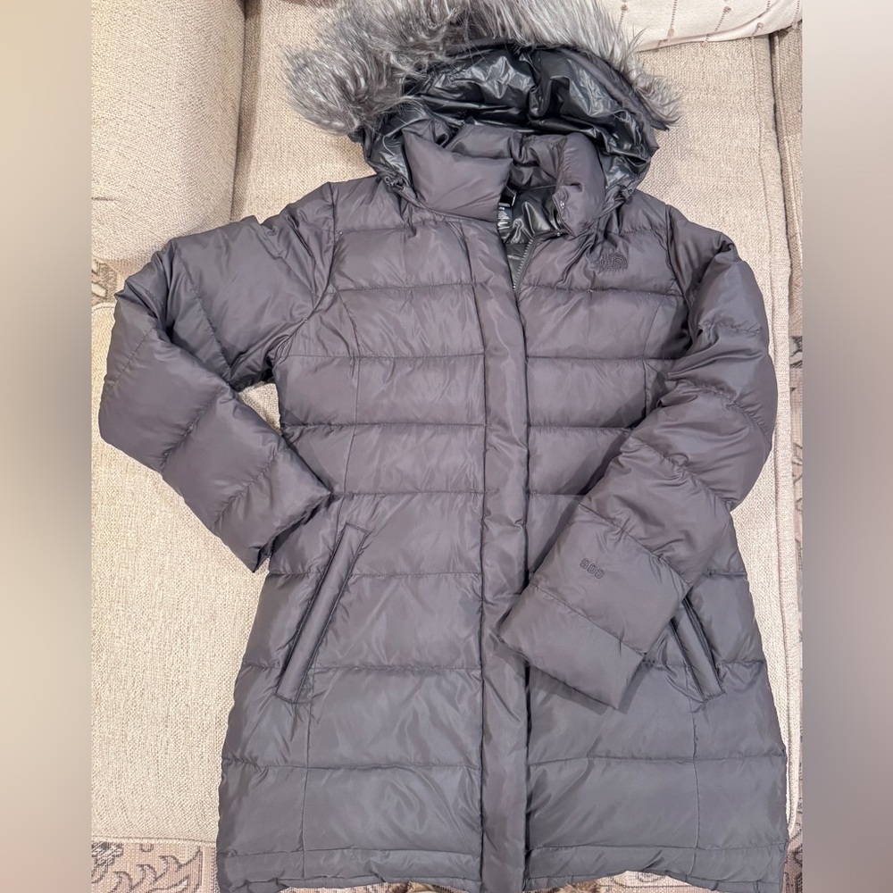New Without Tags The North Face Women's Black Puffer Coat with Faux Fur Hood